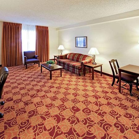 Hawthorn Suites By Wyndham Louisville East Exteriér fotografie