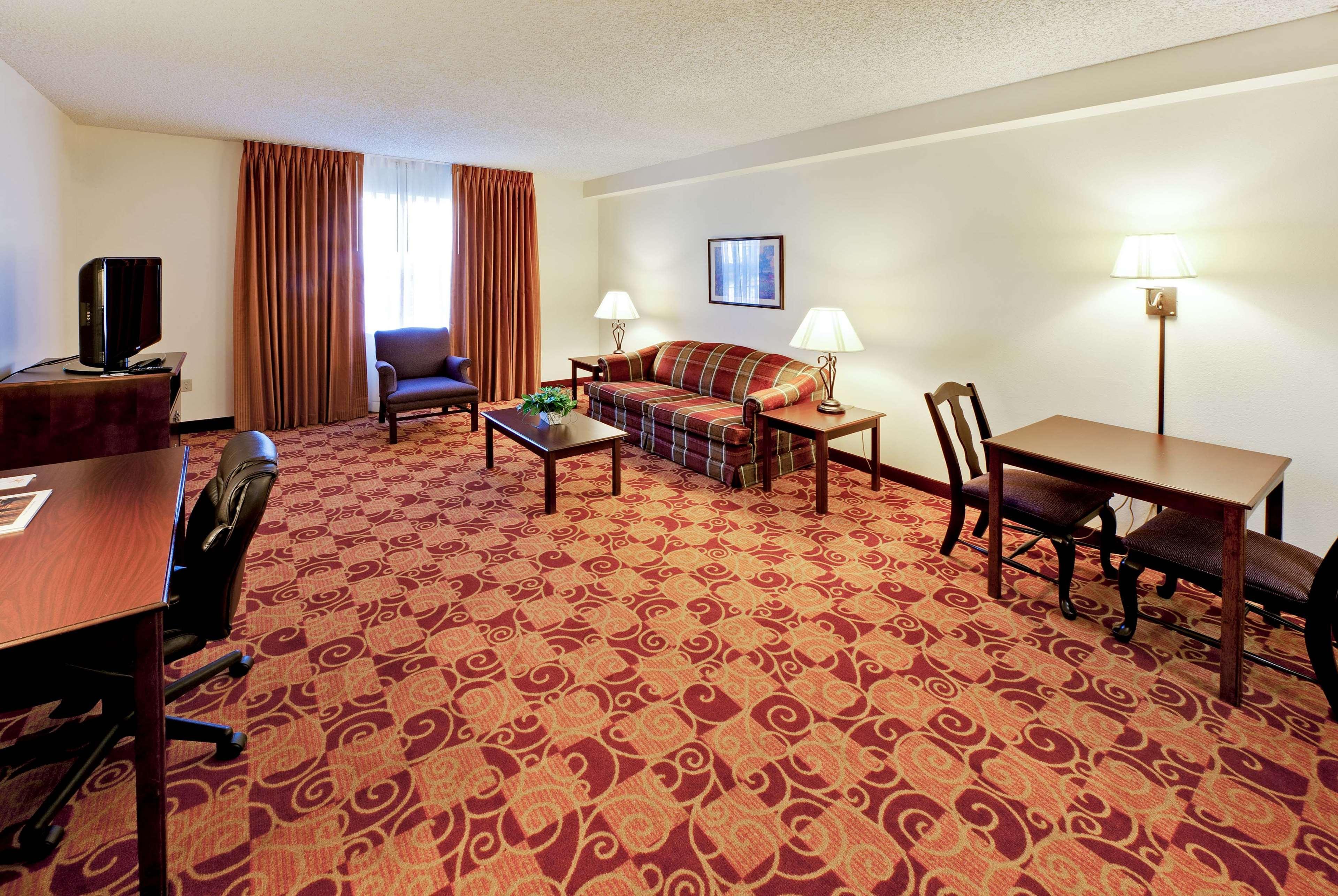 Hawthorn Suites By Wyndham Louisville East Exteriér fotografie